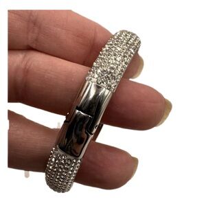 Henri Bendel NWOT  Silver Tone
Crystal Bangle Bracelet
Signed 6.5"